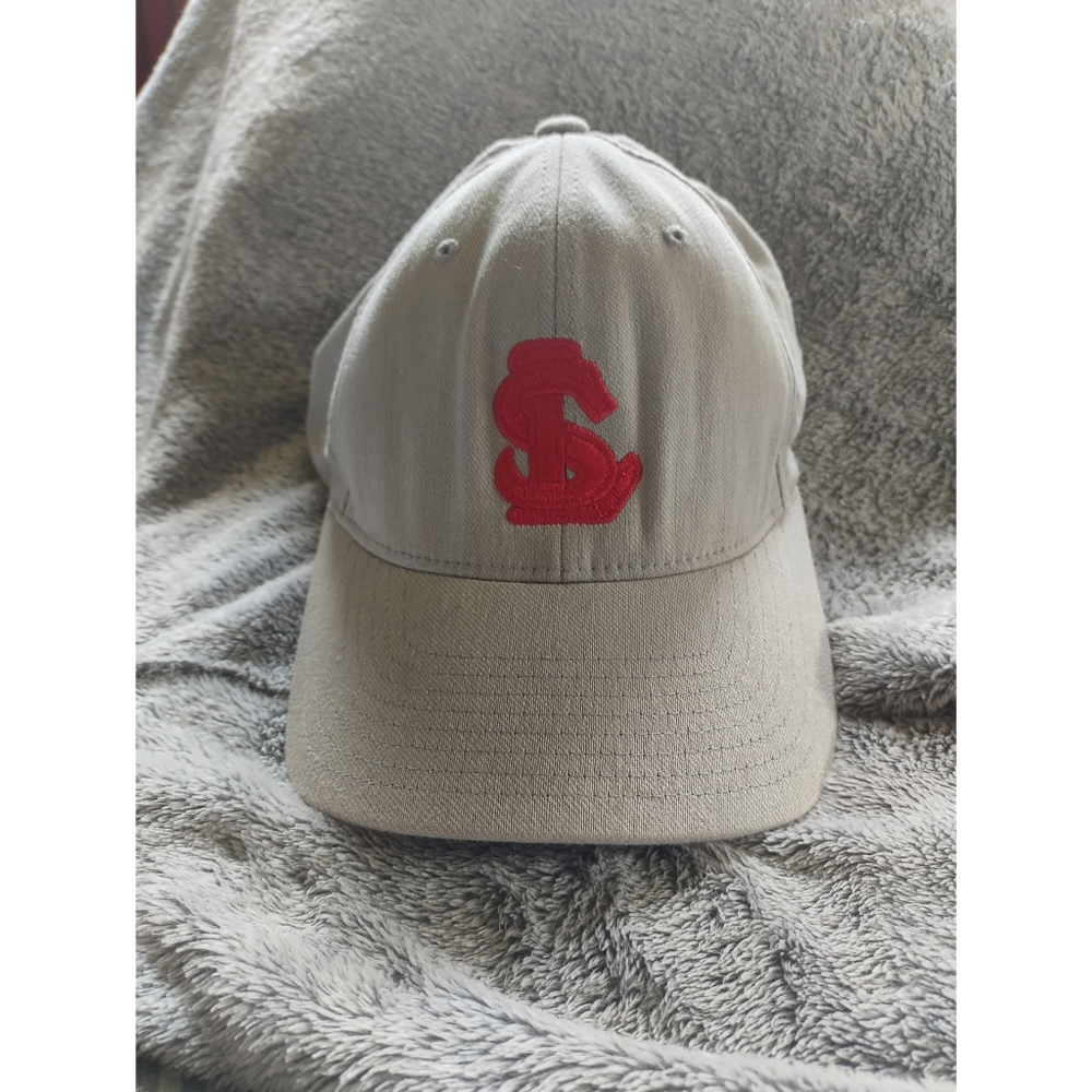 St. Luis Cardinals hat